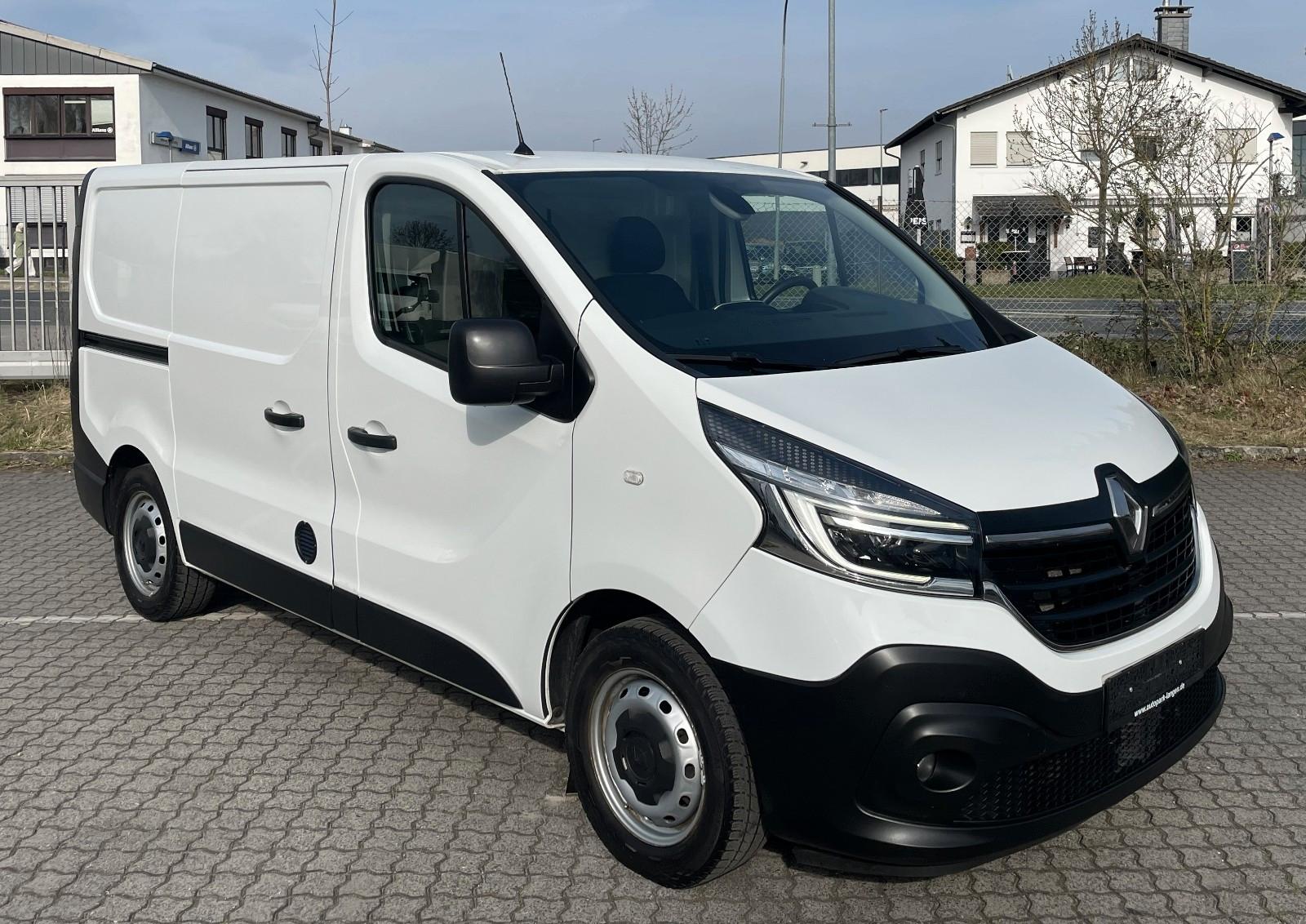 Renault Trafic L1H1 WÜRTH Regale Klima Navi Kamera AHK