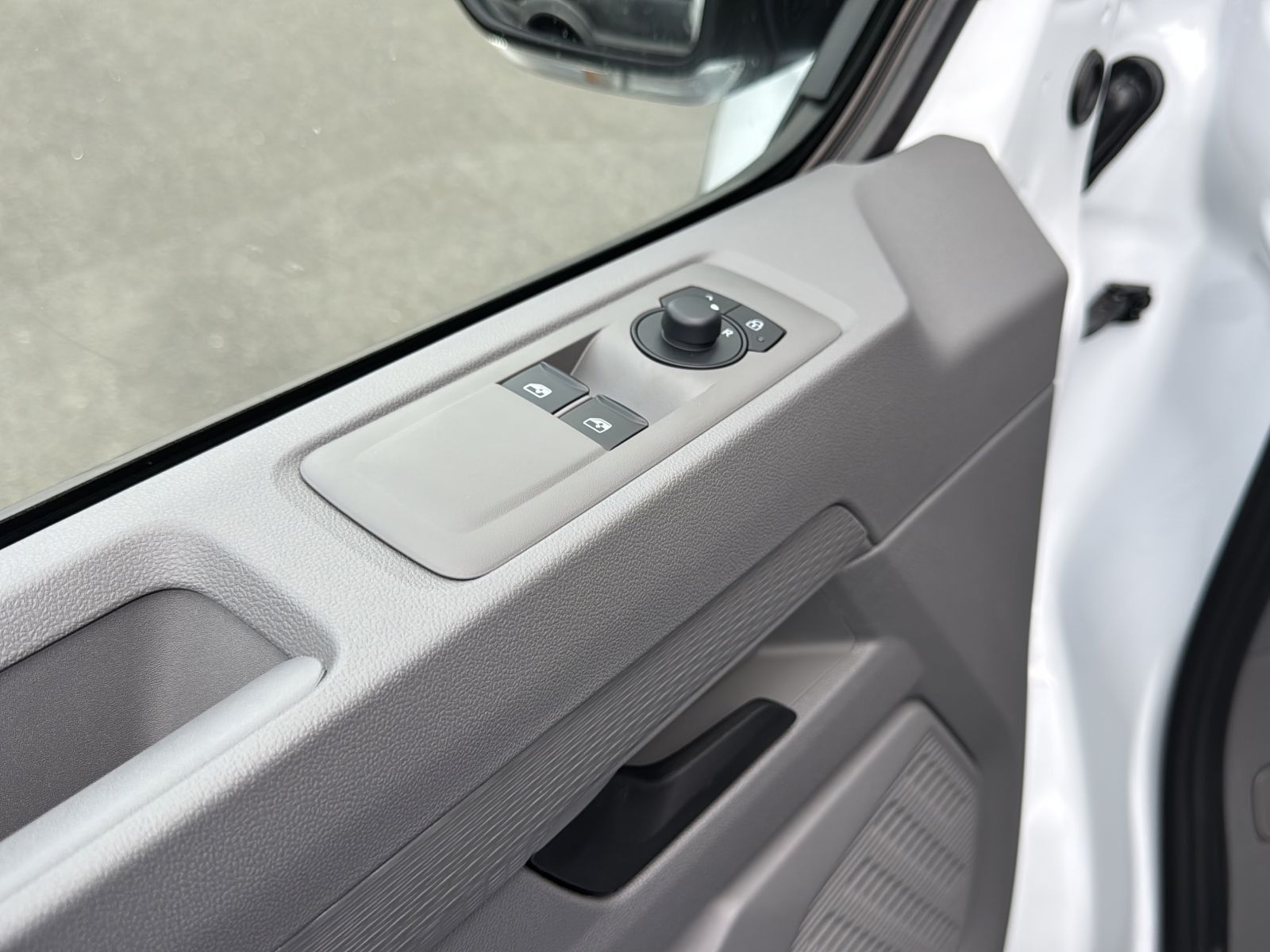 Volkswagen T7 Kombi - Bild 8