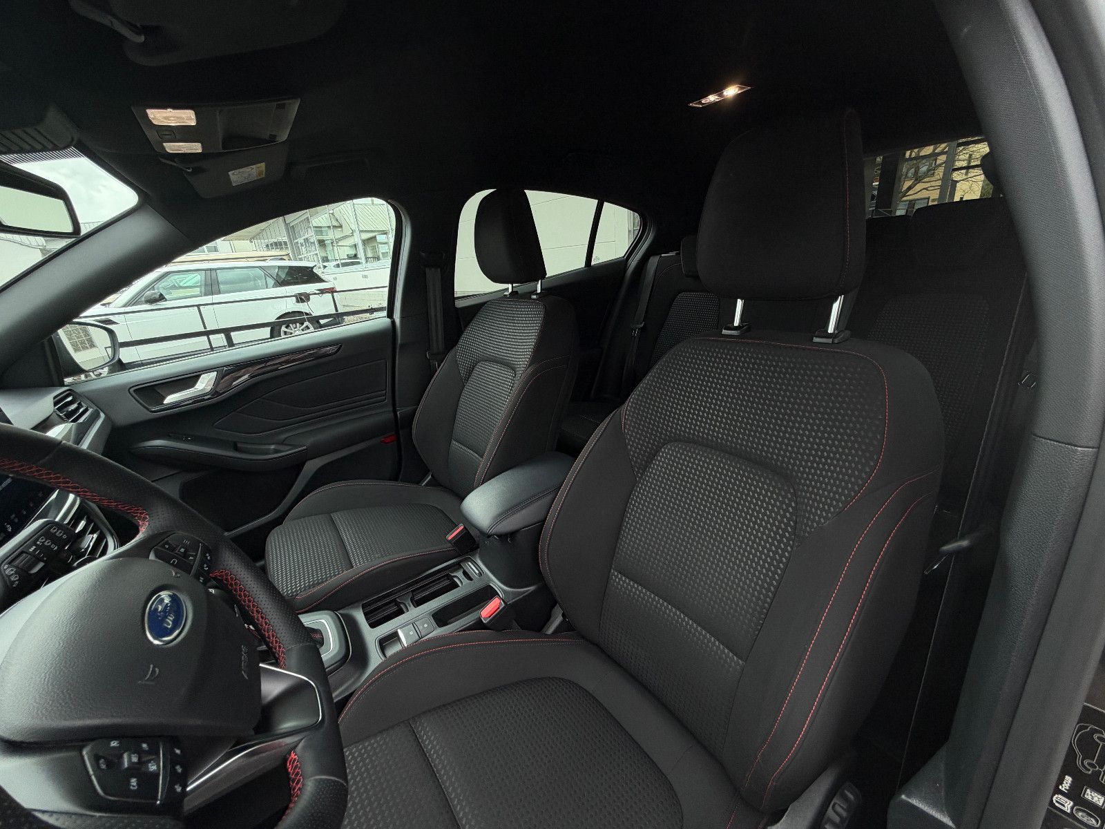 Fahrzeugabbildung Ford Focus /ST-LINE/AUTOMATIK/KAMERA/NAVI/SHZ/ACC