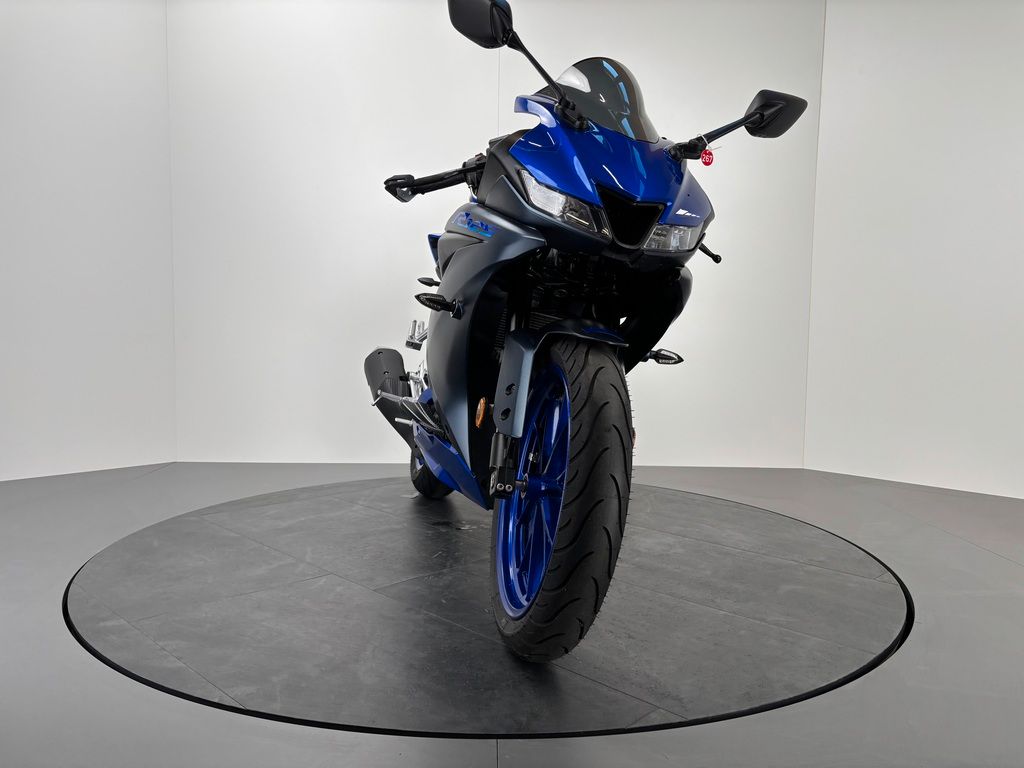Fahrzeugabbildung Yamaha YZF-R125 *TOP MIT ZUBEHÖR