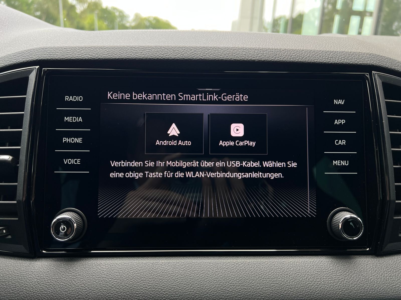 Fahrzeugabbildung SKODA Karoq Sportline 2.0 TDI DSG *CANTON, AHK, Navi,