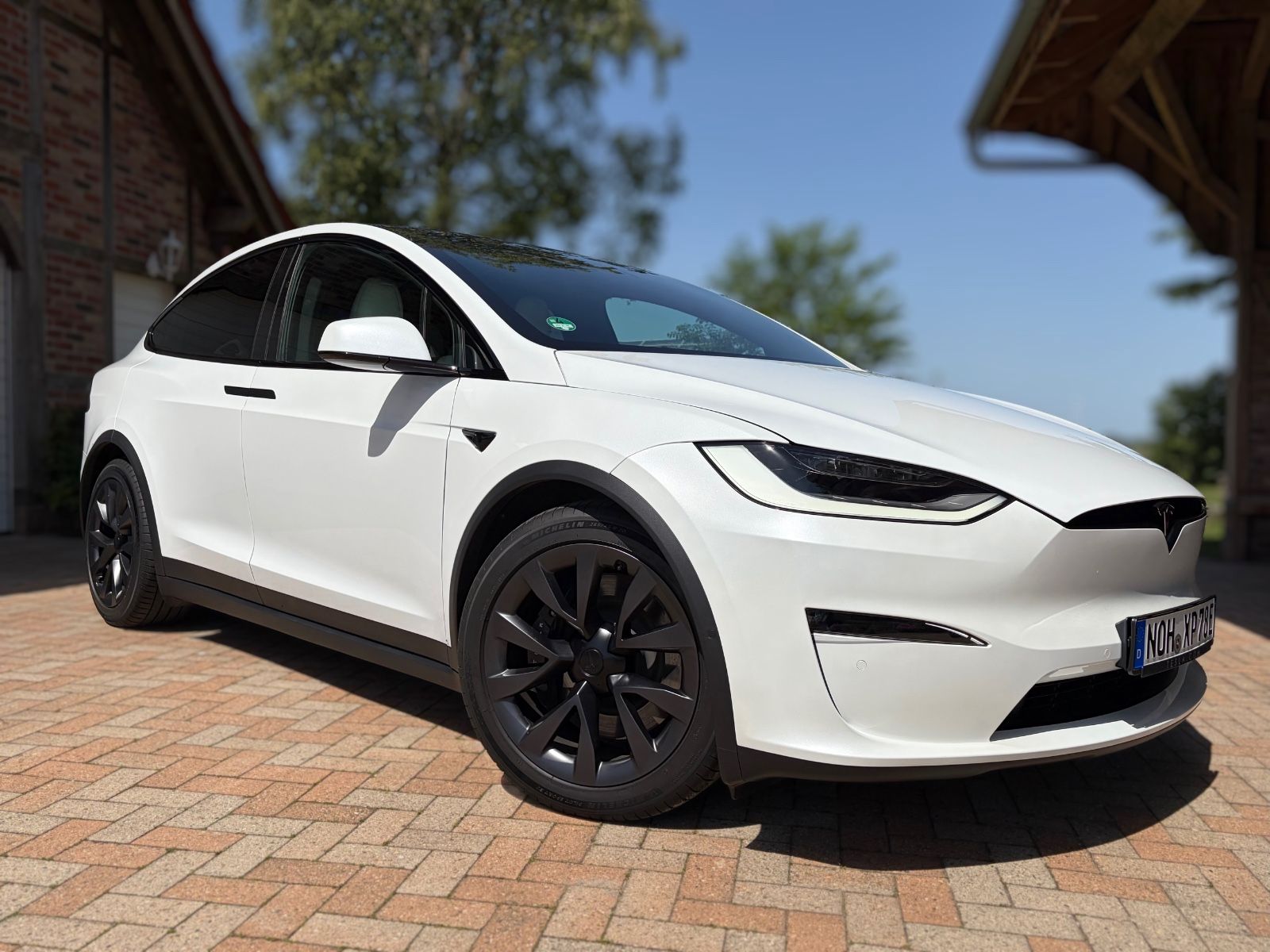TESLA Model X