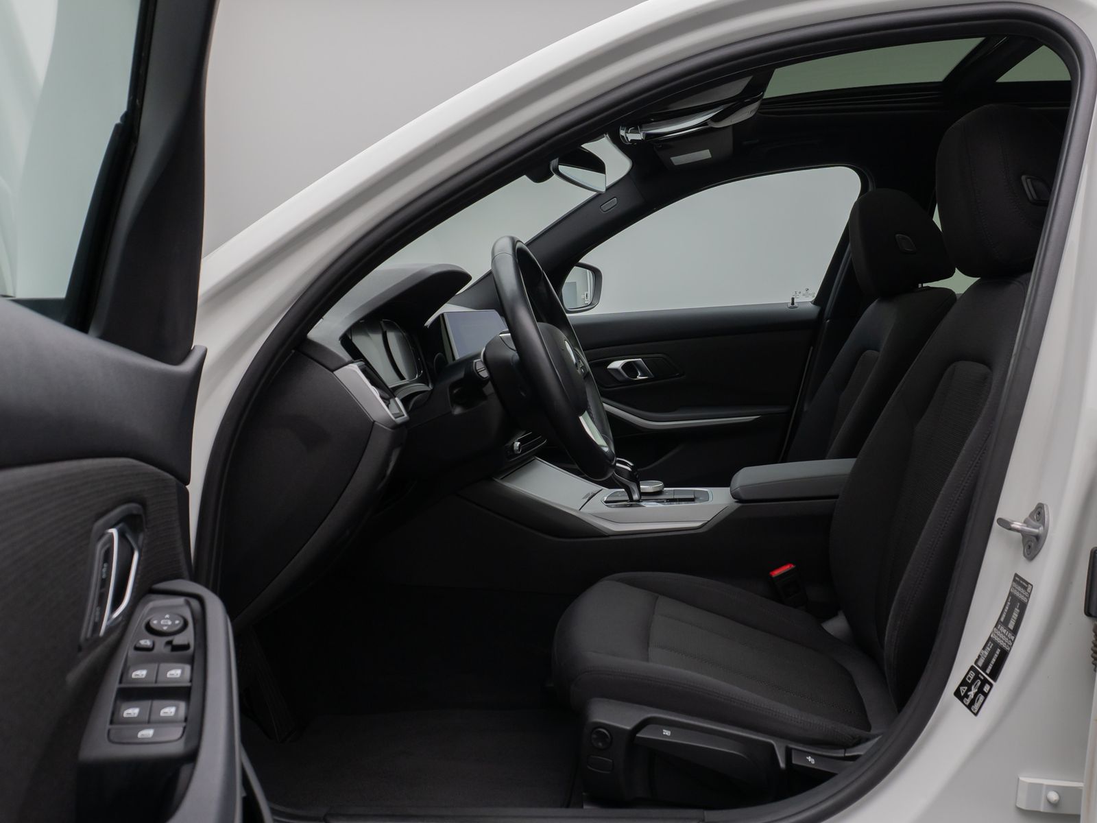 Fahrzeugabbildung BMW 320d xD Panorama DAB PDC Geschwindigkeitsreg LED