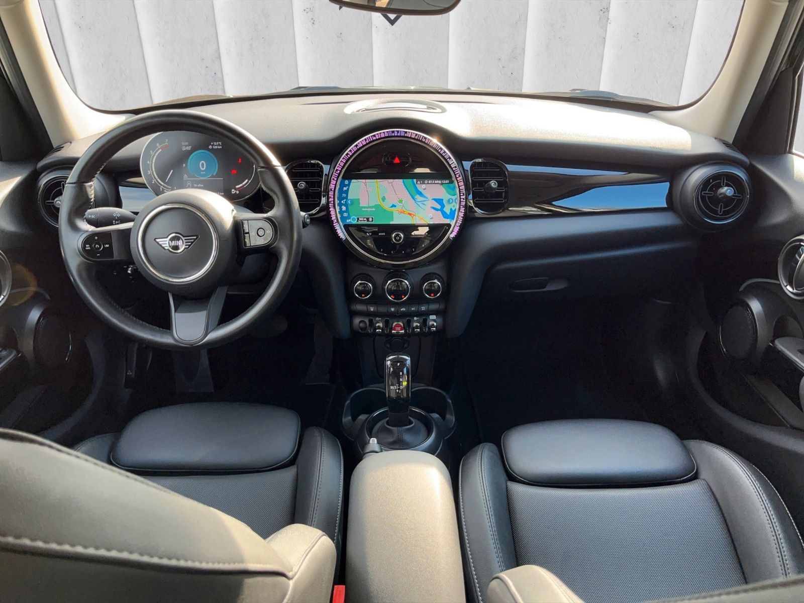 Fahrzeugabbildung MINI COOPER 5-trg.*Automatik*Navi*ViCo*Aktionsangebot