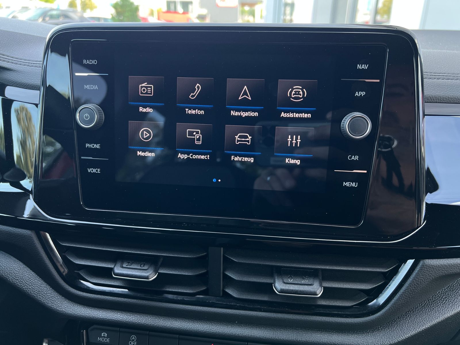 Fahrzeugabbildung Volkswagen T-Roc R-Line 1.5 TSI DSG *Black Style, AHK, LED,