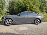 BMW i4 eDrive35 -DriveProf, AHK,HIFI, Garantieverl - mit Elektro-Antrieb: Braun, Allwetterreifen