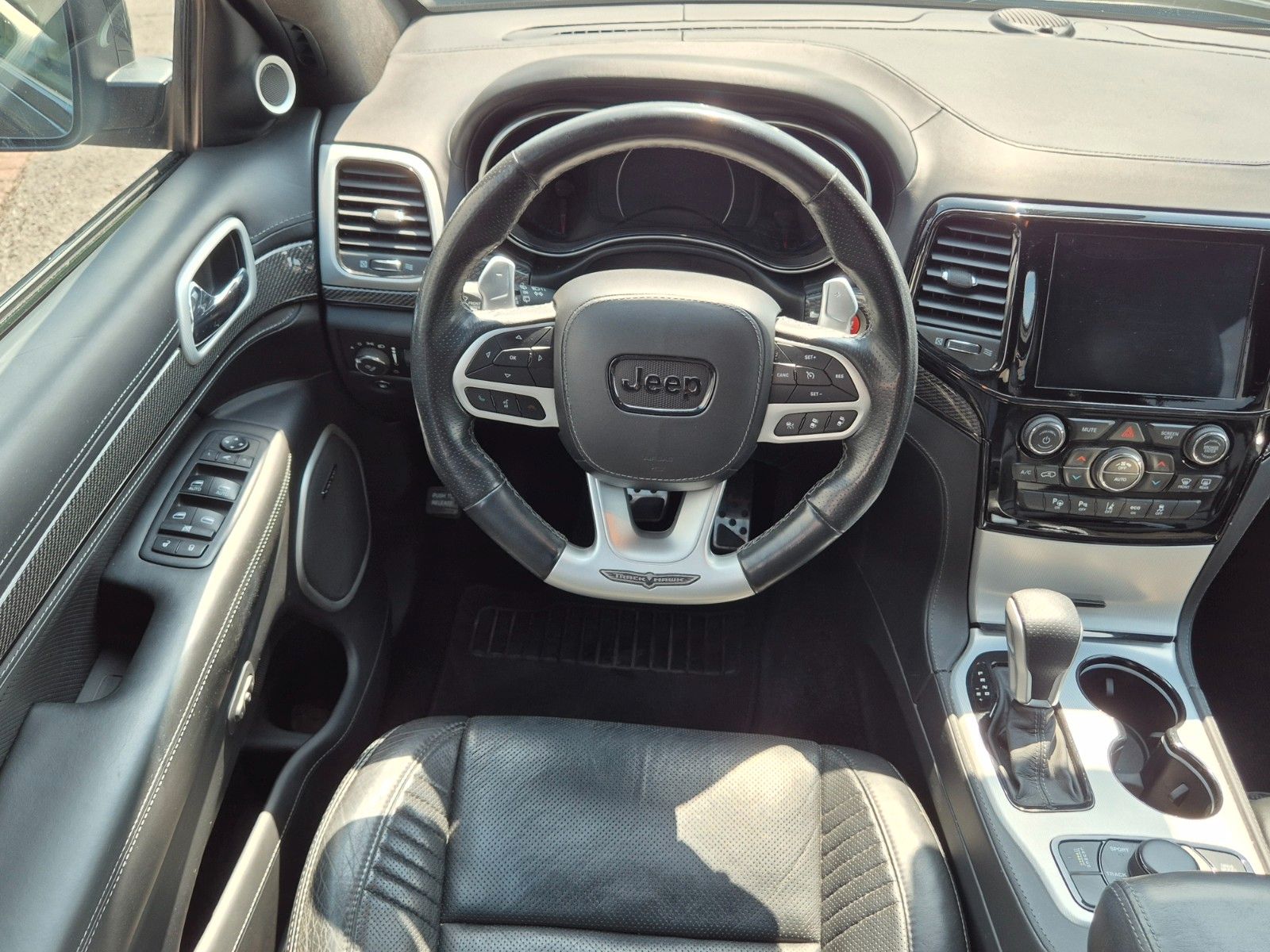 Fahrzeugabbildung Jeep Grand Cherokee Trackhawk/1A Historie/Gasanlage