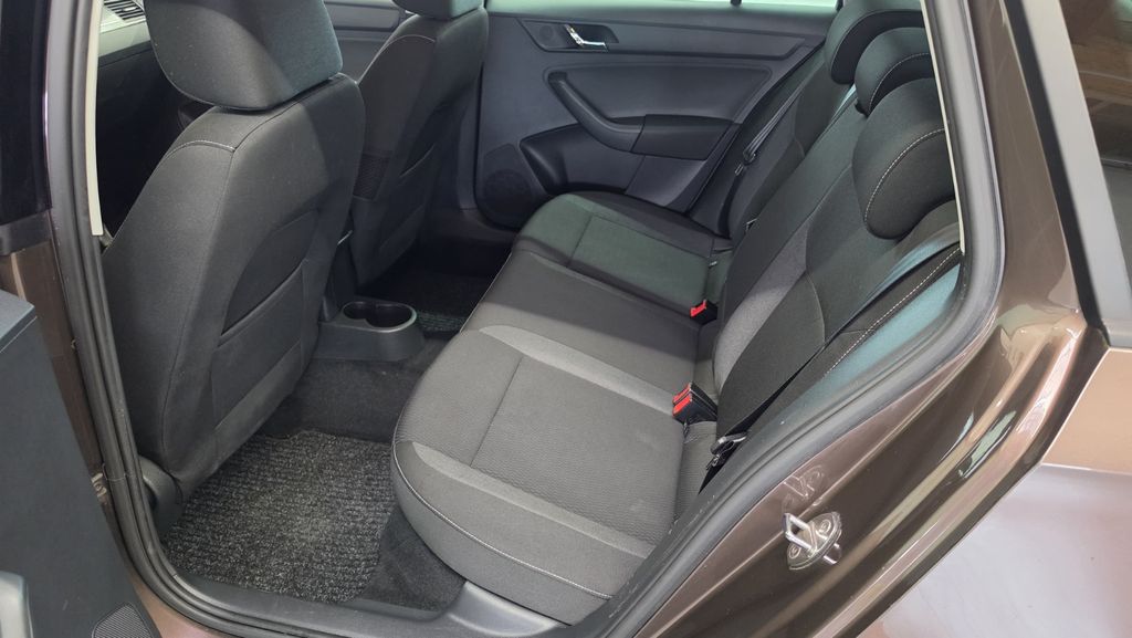 Spaceback 1.6 TDI Xenon 1.Hand SHZ PDC