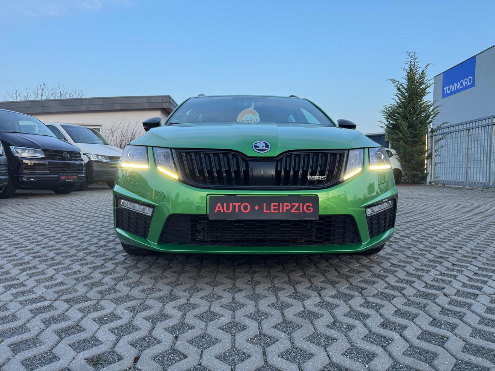 Skoda OctaviaCombi,RS,Navi,LED,Apple,PDC,Black Design