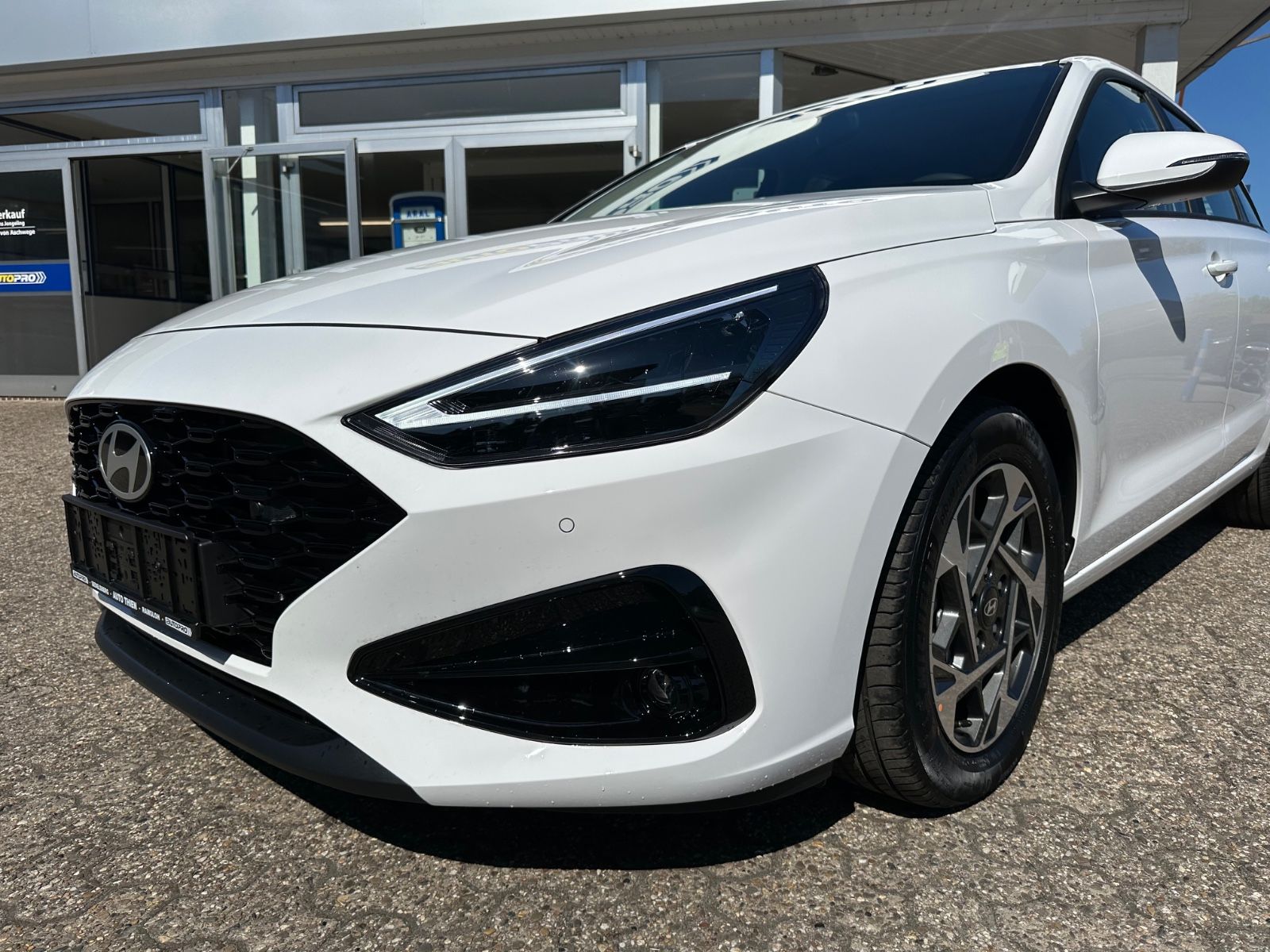 Fahrzeugabbildung Hyundai i30 Kombi 1.0 T-GDI DCT Comfort Navi/GRA/Shzg
