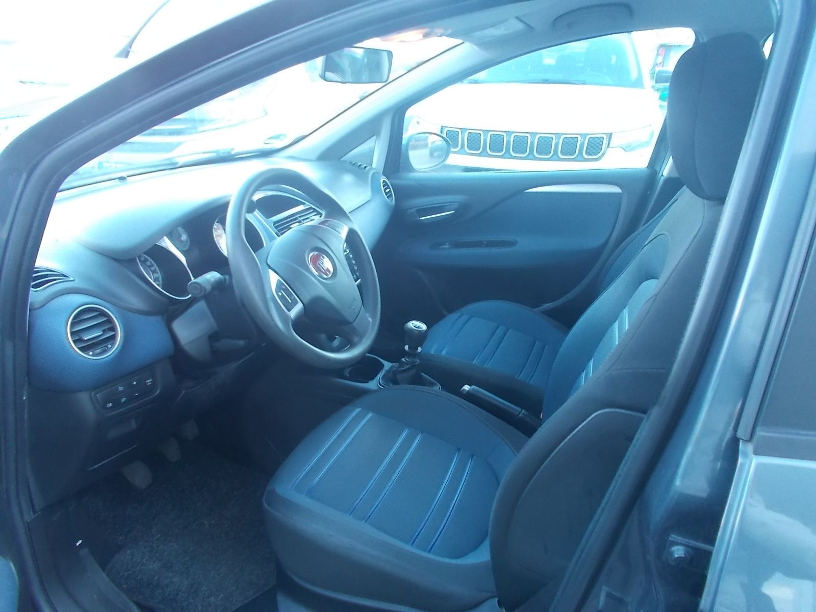 Fahrzeugabbildung Fiat Punto Evo 1.4 8V Dynamic AHK + mit Garantie