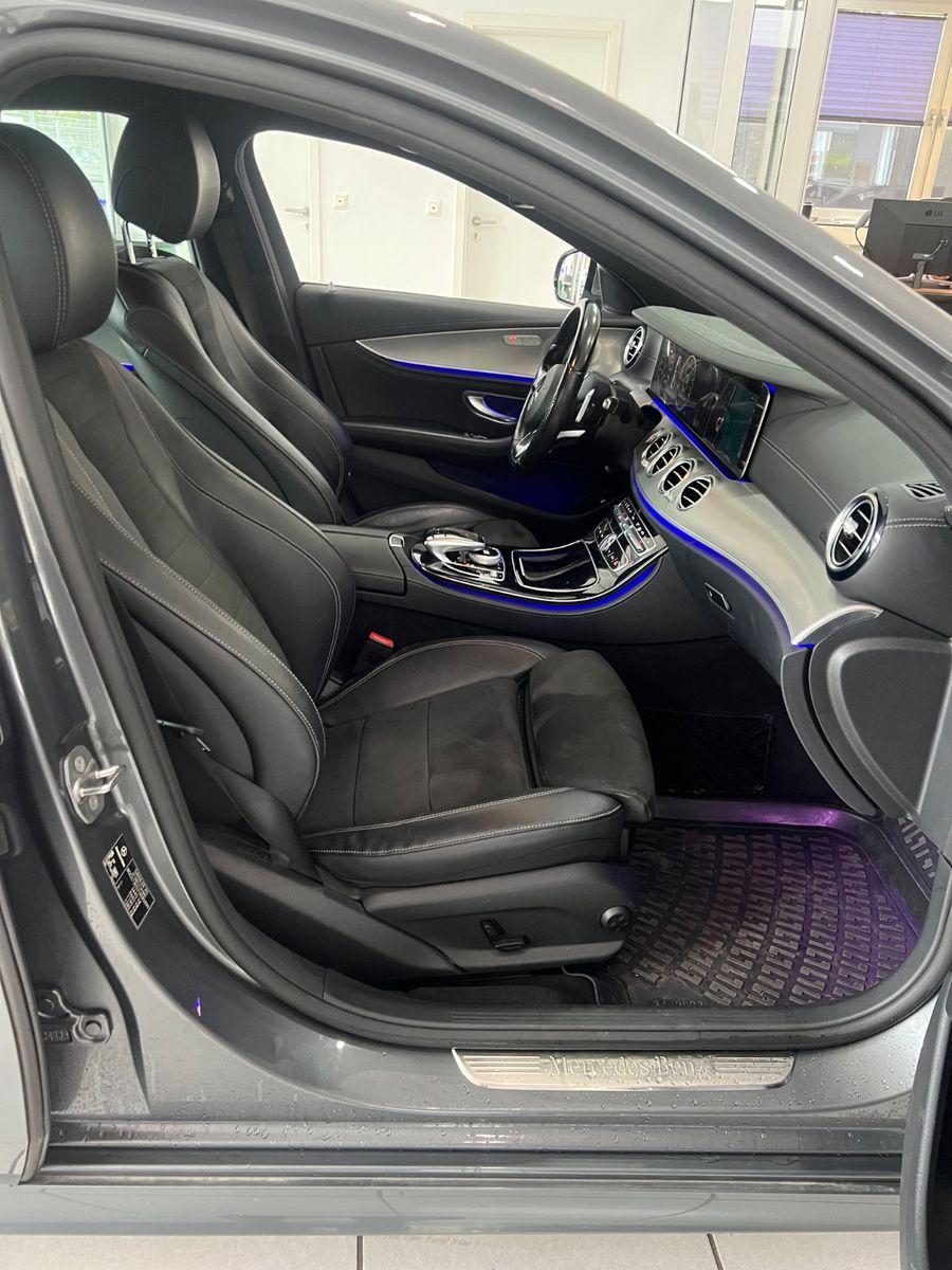 Fahrzeugabbildung Mercedes-Benz E 350 AMG LINE * Widescreen * Ahk *