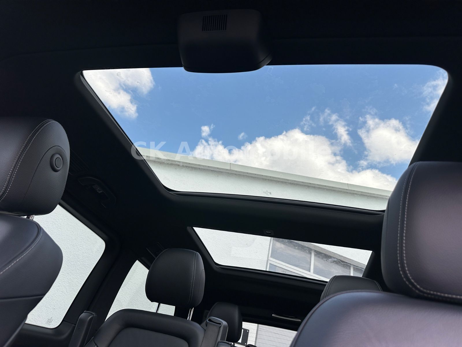 Fahrzeugabbildung Mercedes-Benz V 300d 4 Matic AVANTGARDE AMG-Line/6 Sitze/Pano