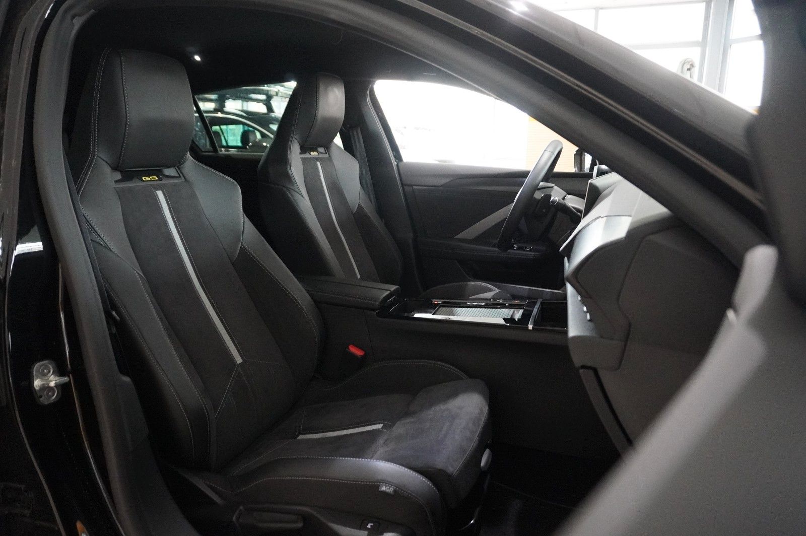 Fahrzeugabbildung Opel Astra L Lim. 1.6T PHEV GSe NAVI/LED/360°/SPORT
