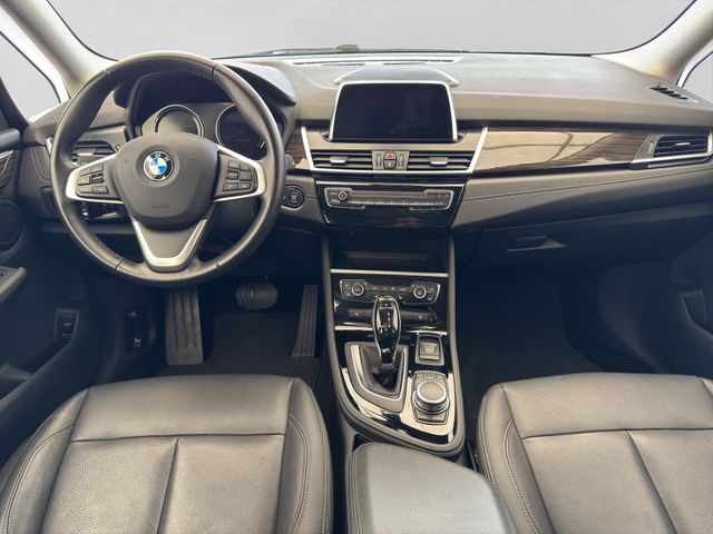 Fahrzeugabbildung BMW 218i Gran Tourer Luxury Line+Leder+HiFi+AHK+DAB