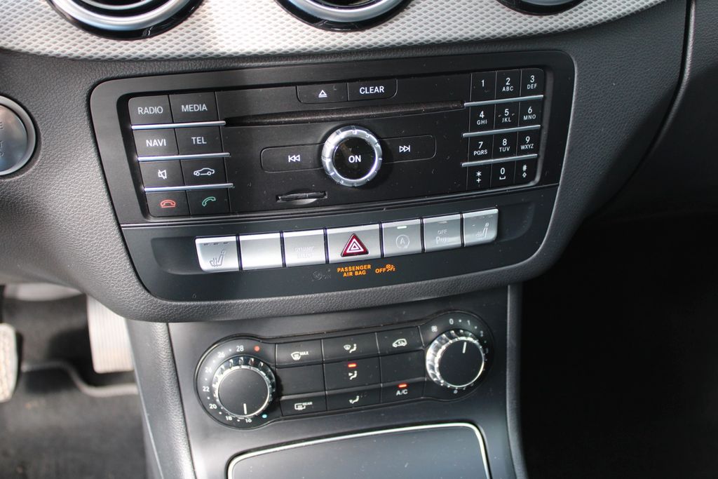MERCEDES-BENZ B 200 d Urban LED NAVI SHZ PDC AUT