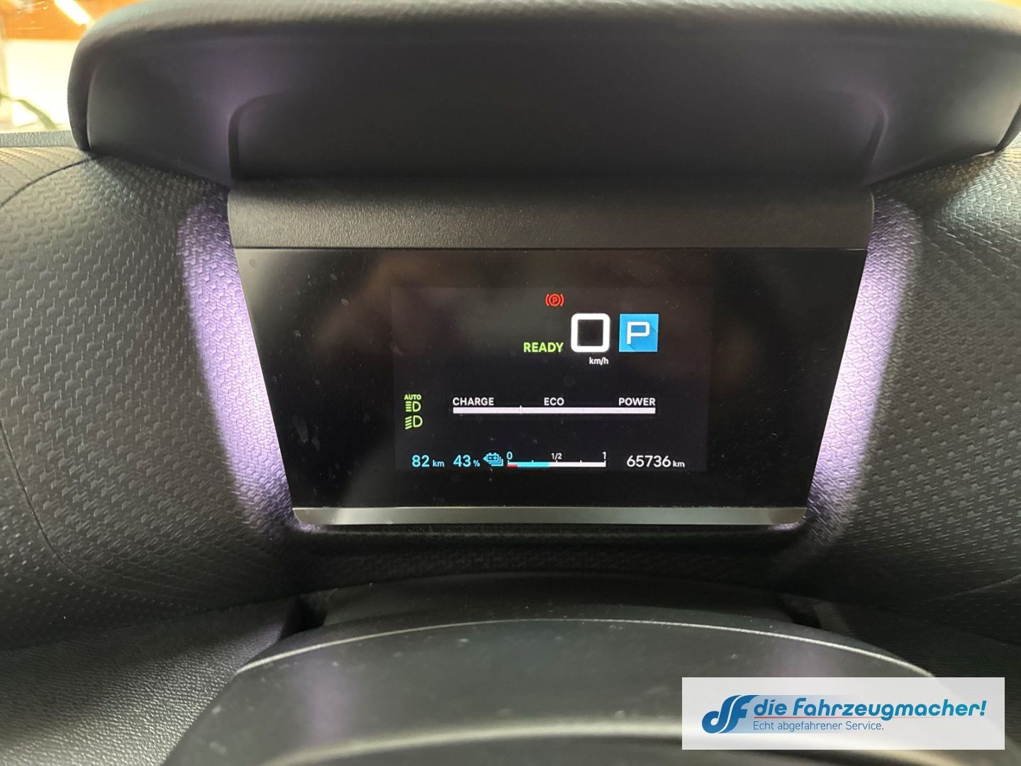 Fahrzeugabbildung Citroën C4 e - Shine HUD Navi 360 Kamera LED Apple CarPl