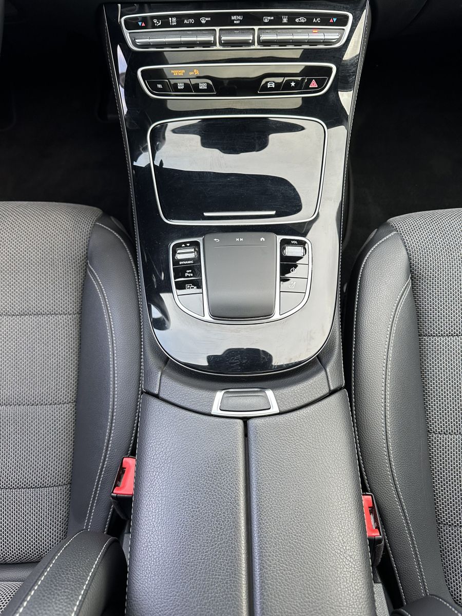 Fahrzeugabbildung Mercedes-Benz E 300de T Avantgarde NAV+LED+PANORAMA+HUD+AHK