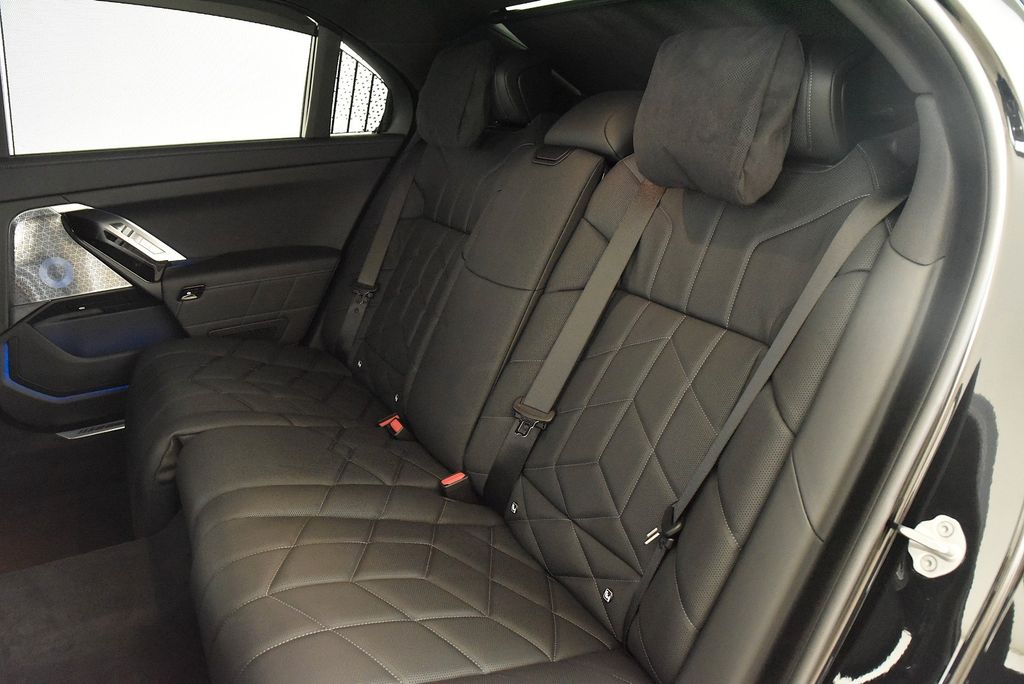 BMW 740