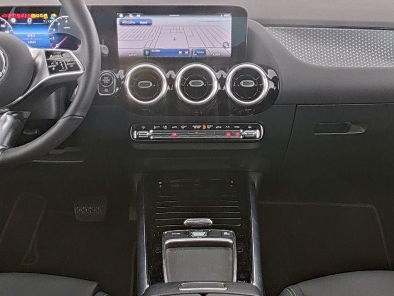 Fahrzeugabbildung Mercedes-Benz B 200 Progressive*AHK*LED*Kamera*EasyPack*Wides*