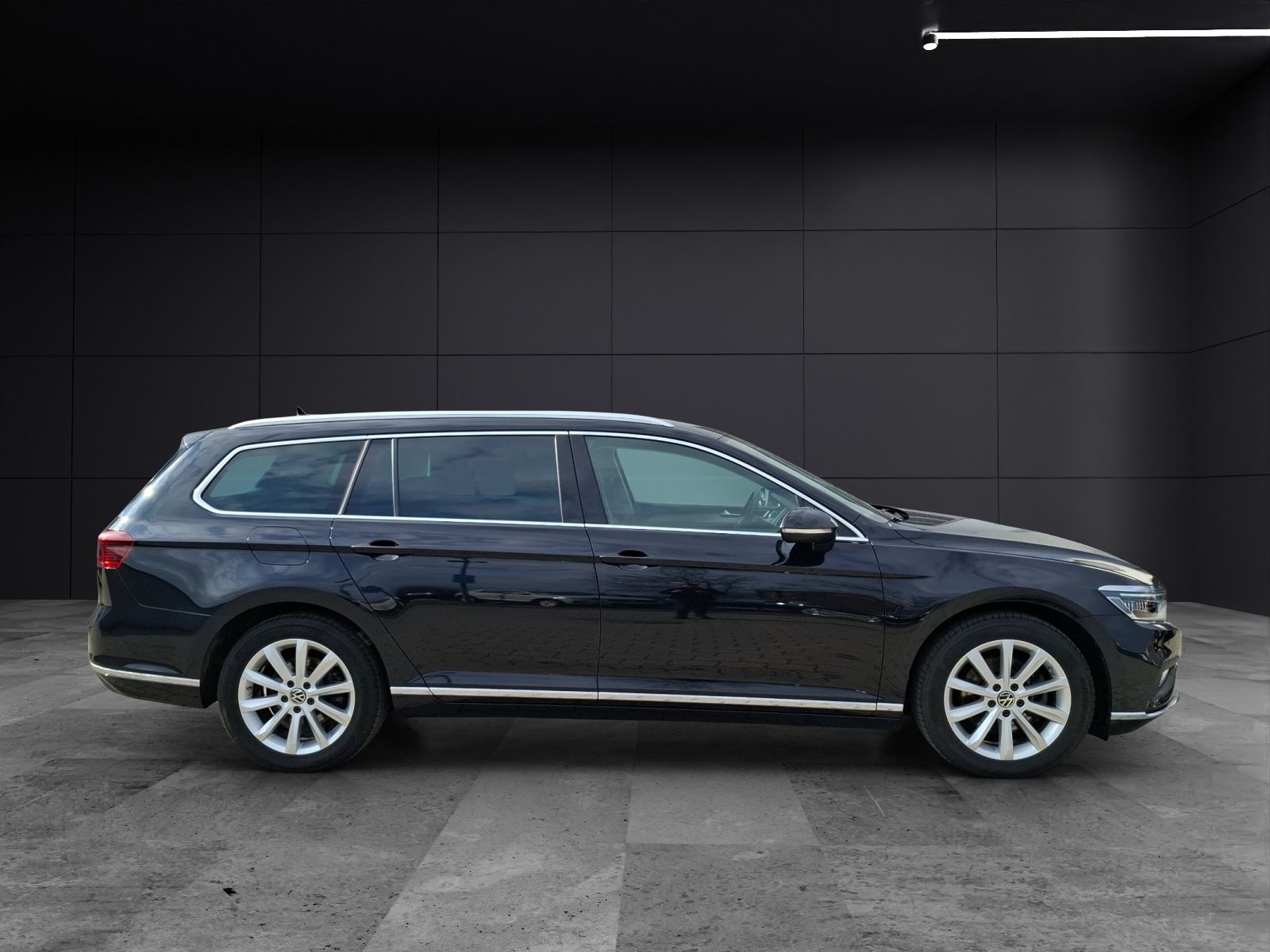 Fahrzeugabbildung Volkswagen Passat Variant TDI Elegance DSG Matrix AHK Navi