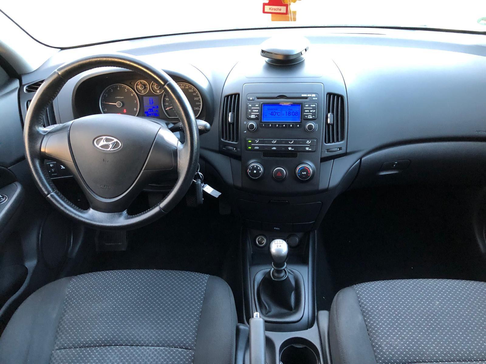 Hyundai i30 2009 — photo 9
