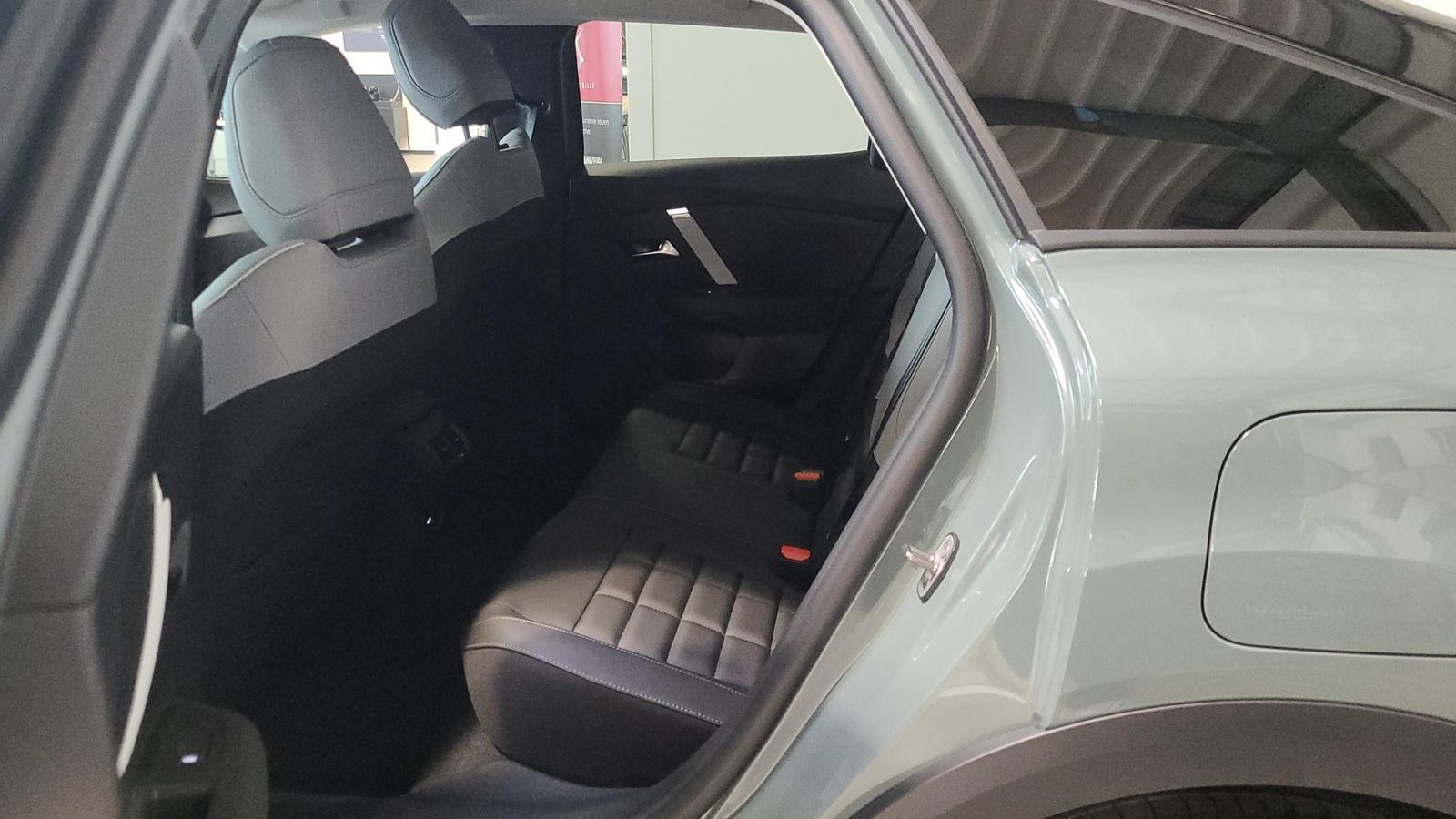Fahrzeugabbildung Citroën e-C4 Max 156 PS AT