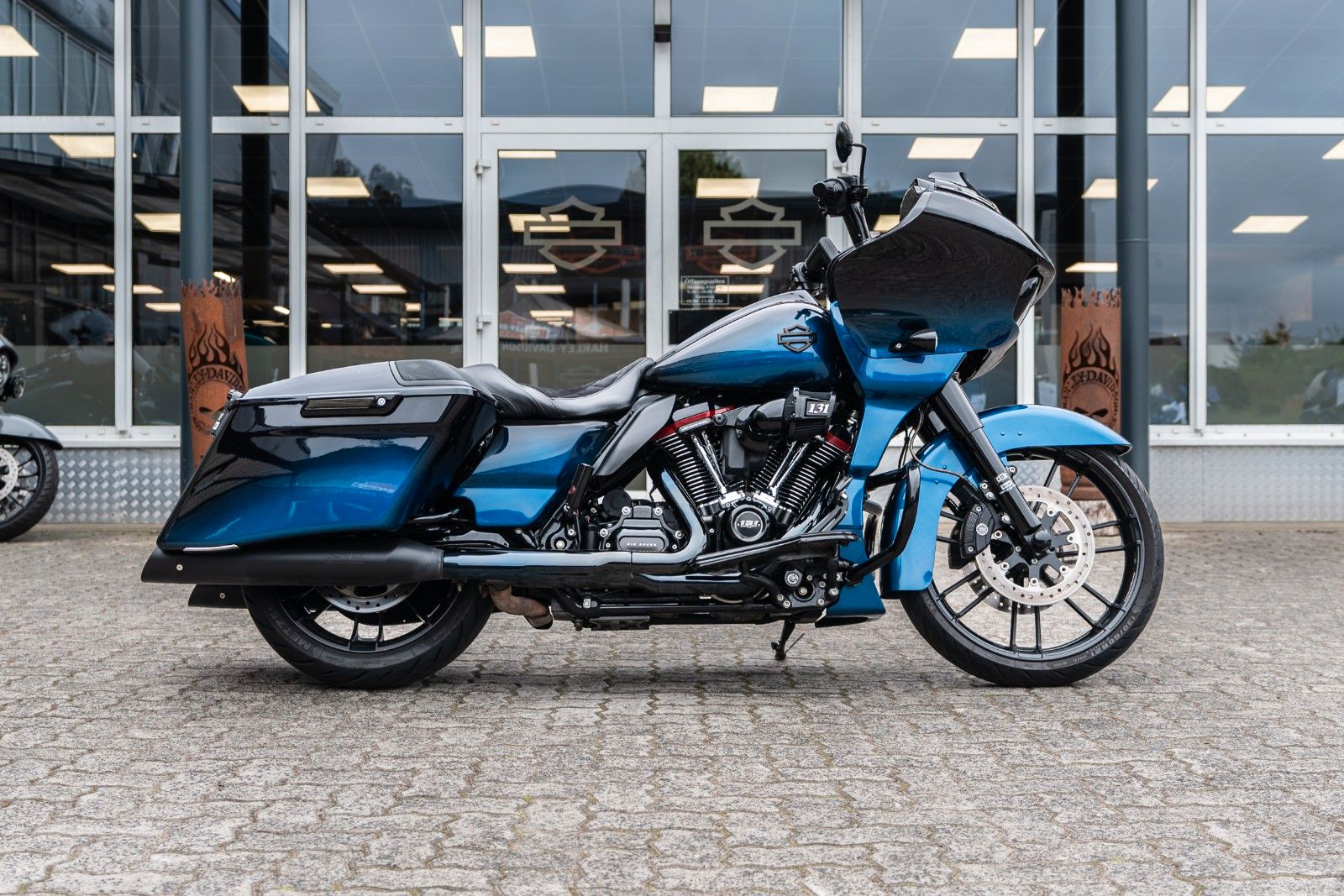 Fahrzeugabbildung Harley-Davidson CVO ROAD GLIDE 117 FLTRXSE 131 CUI SE Öhlins