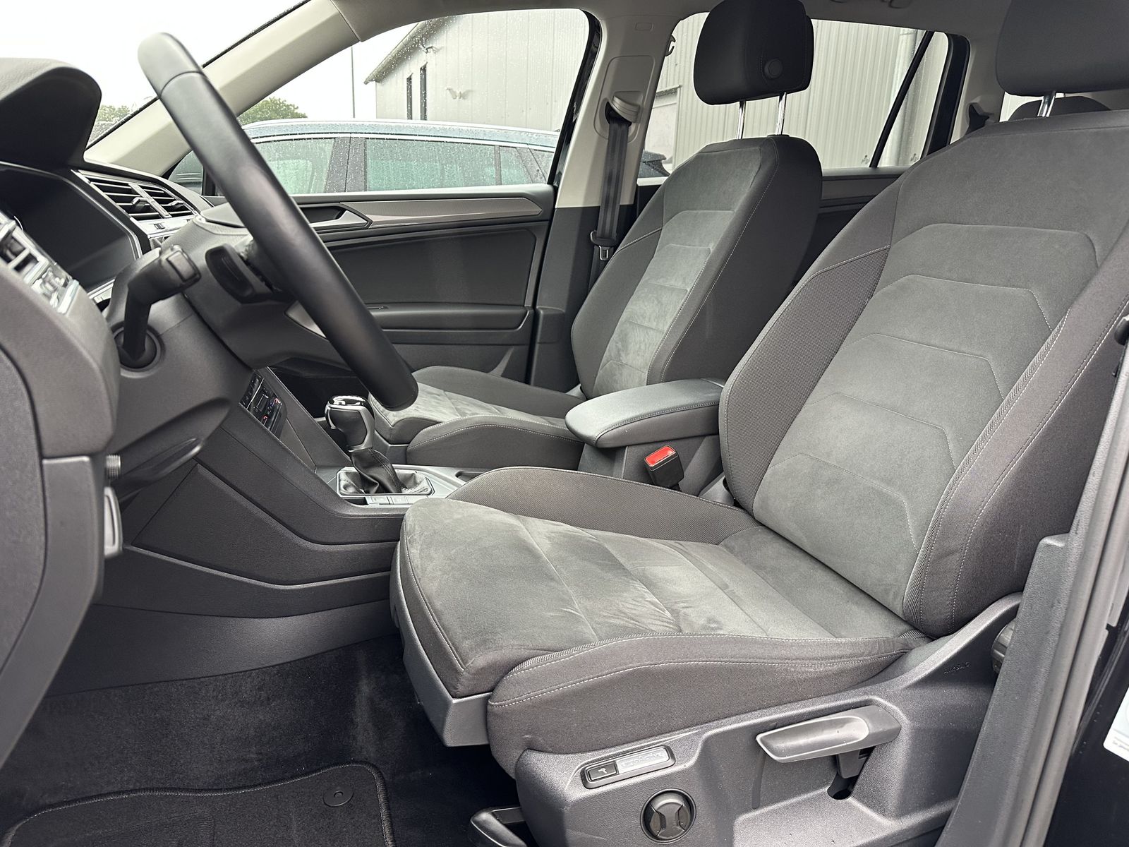 Fahrzeugabbildung Volkswagen Tiguan Allspace 2.0 TDI DSG Life NAV+LED+KAM+ACC