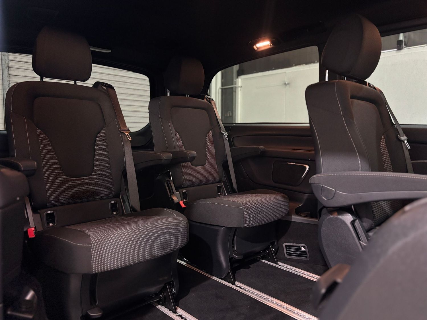 Fahrzeugabbildung Mercedes-Benz V 300 d 4M lang AMG #LED#Kamera#Burmester#Night#