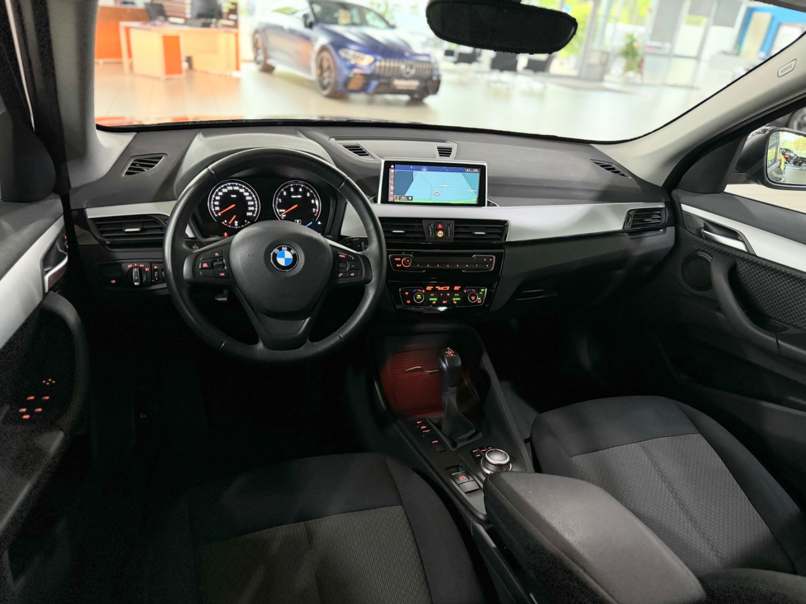 Fahrzeugabbildung BMW X1 xD25e Advantage DAB Lordos Navigation PDC