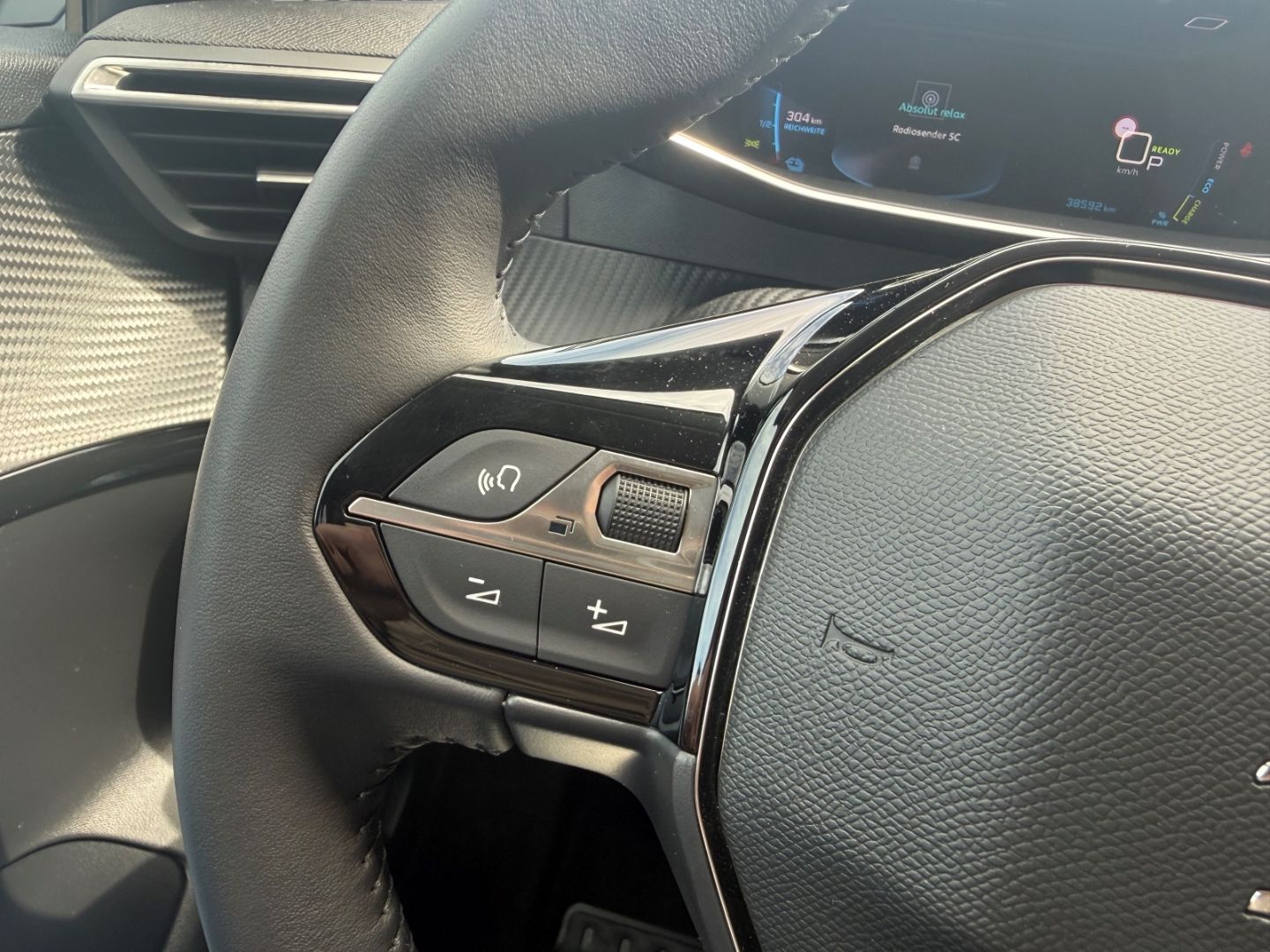 Fahrzeugabbildung Peugeot 208 -e Allure Pack SHZ+Kamera+11KW Schnelllader