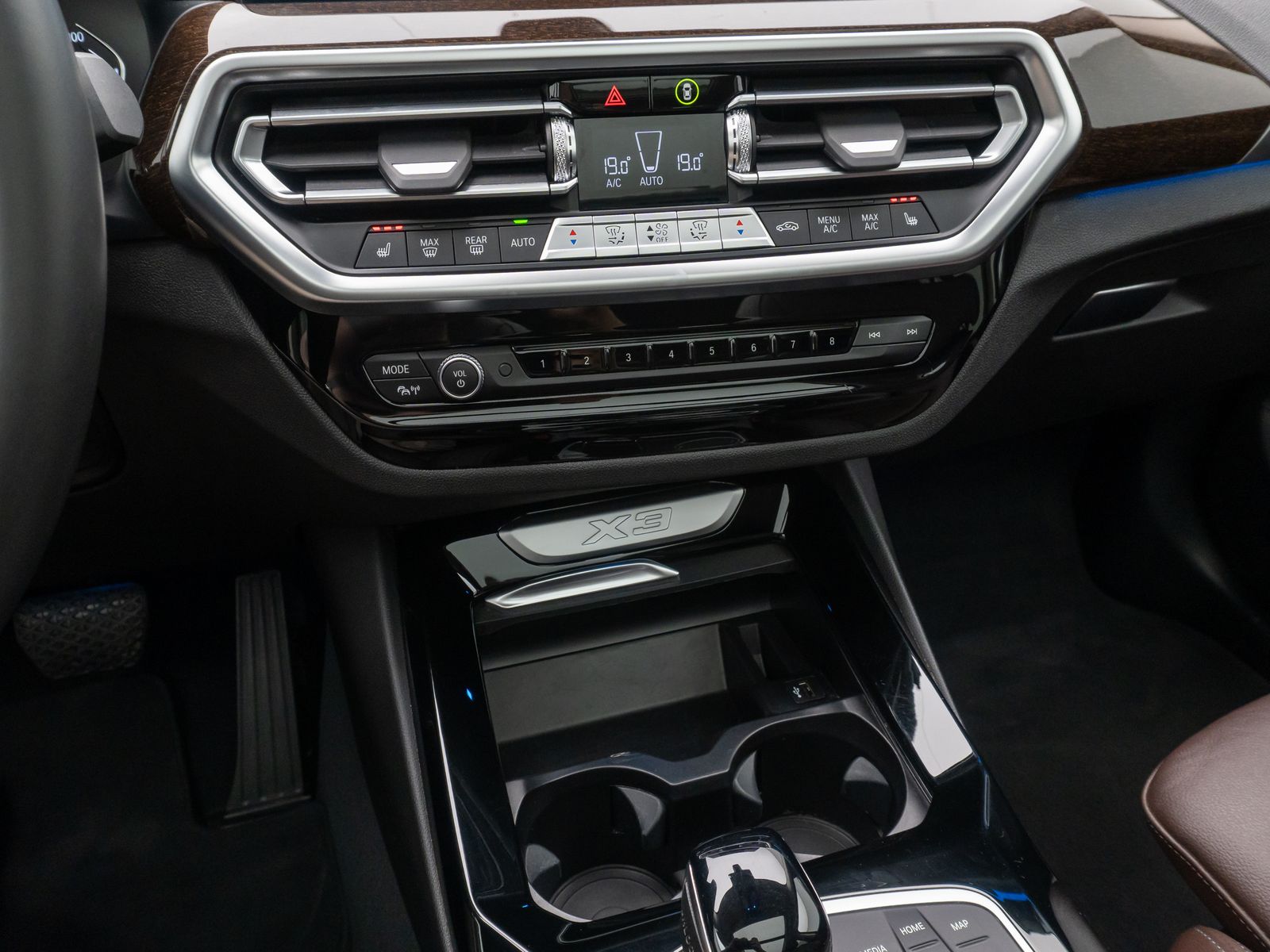 Fahrzeugabbildung BMW X3 xD30e DAB Kamera Panorama 19Zoll Leder Sport