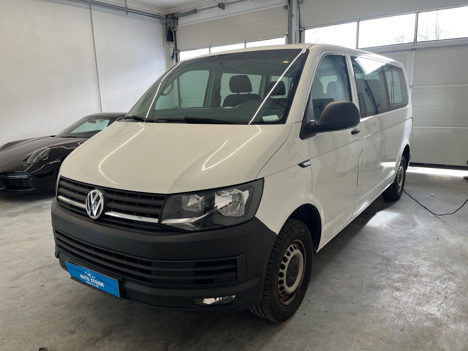 Volkswagen T6 Transporter - 1