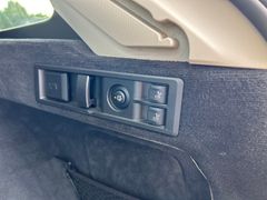 Fahrzeugabbildung BMW 320d SportLine Autom. LED AHK Navi HUD Pano 17"