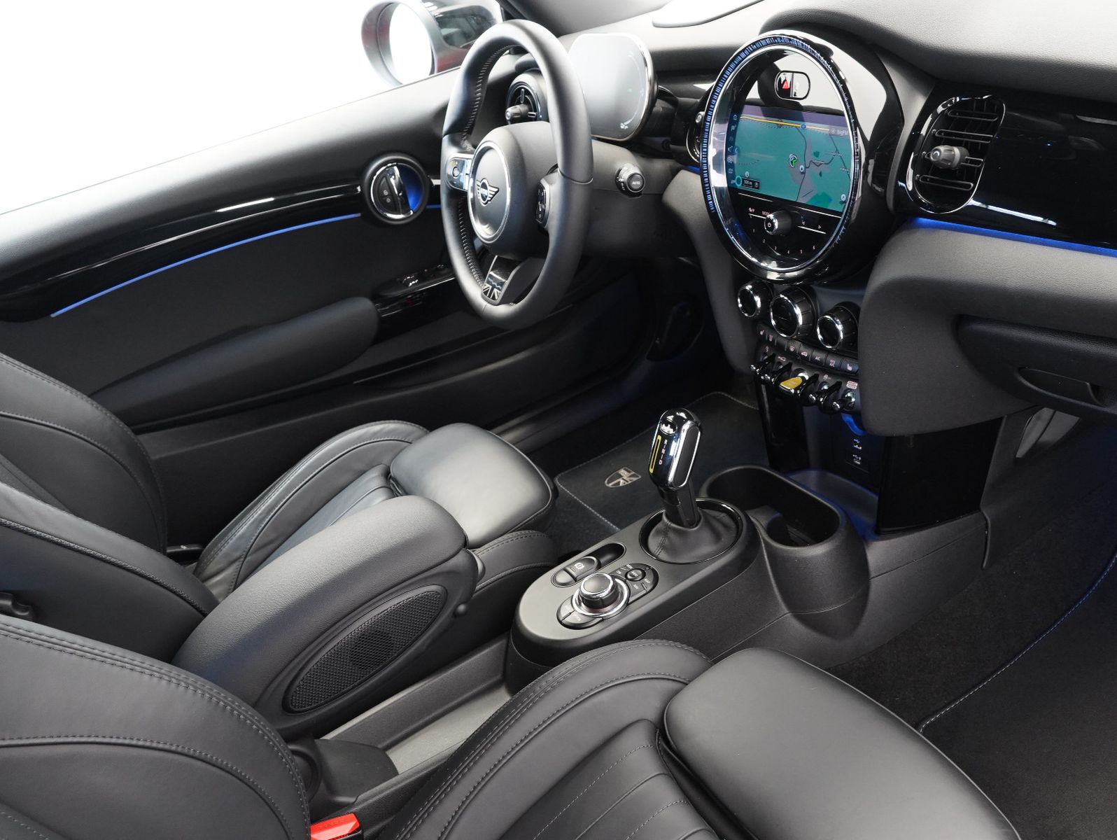 Fahrzeugabbildung MINI Cooper SE Yours Trim BLACK/LEDER/CARPLAY/HEAD-UP