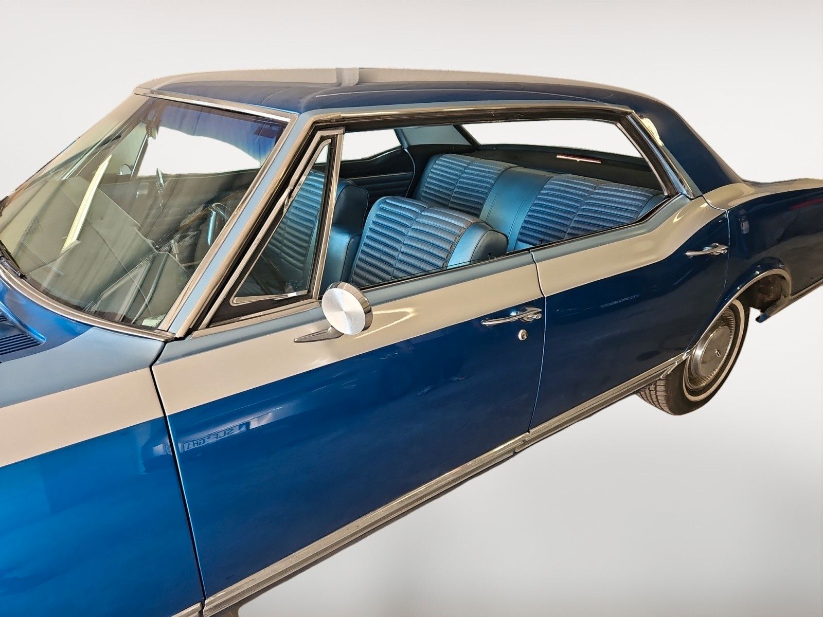 Fahrzeugabbildung Oldsmobile Delta 88 4-door Hardtop H-Kennzeichen