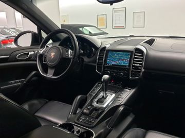 Porsche Cayenne - 8