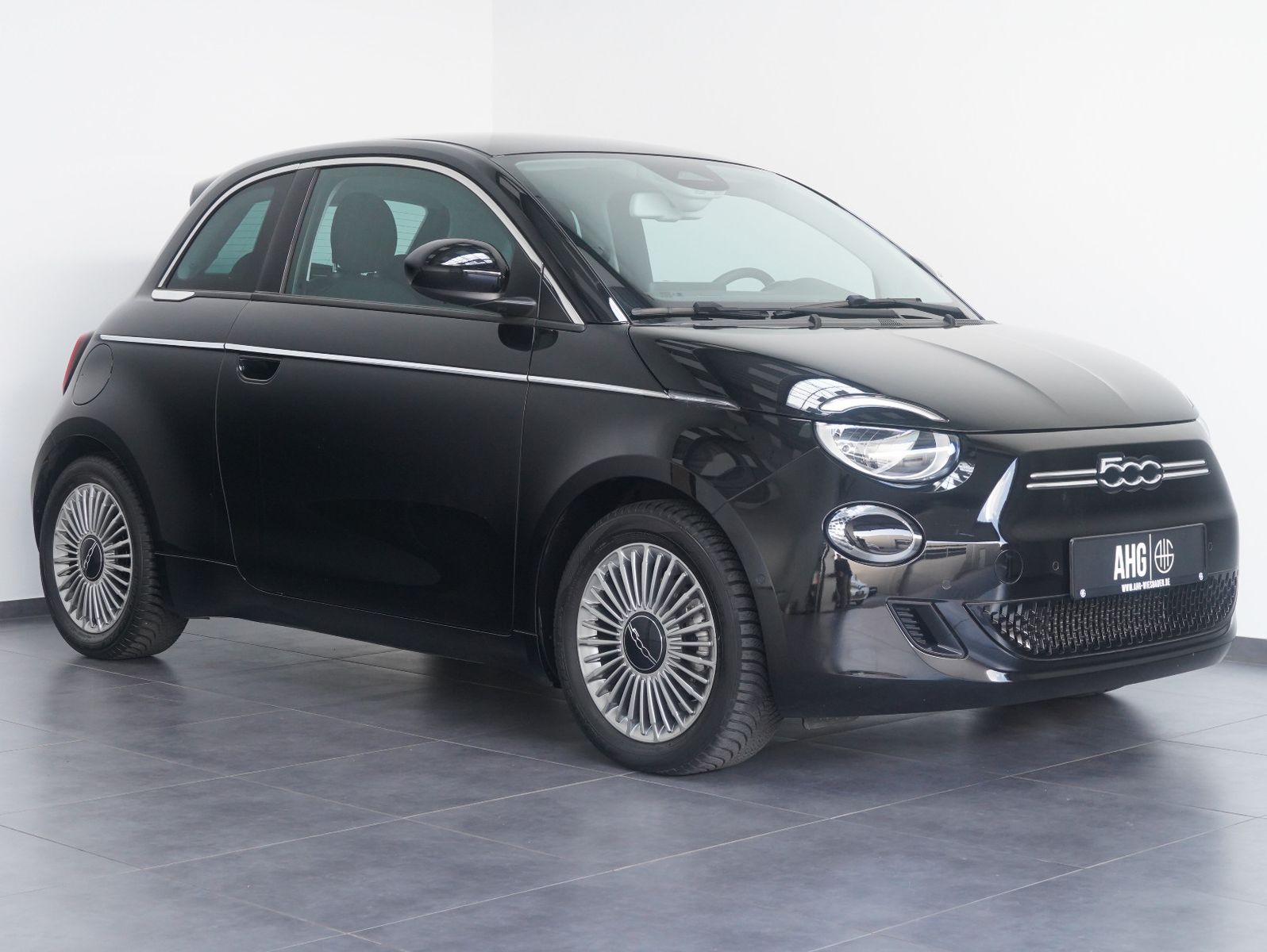 Fahrzeugabbildung Fiat 500e 87KW/42kWh/DC-LADEN/CARPLAY/DAB/SOH/KAMERA