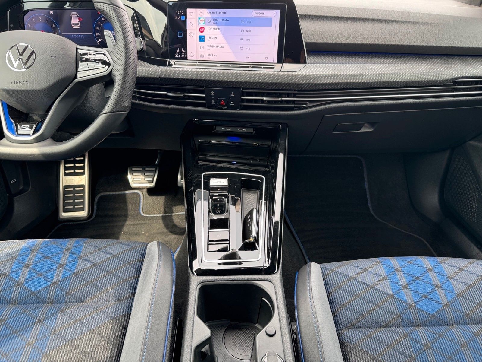 Fahrzeugabbildung Volkswagen Golf VIII Variant R 4Motion 2.0 TSI