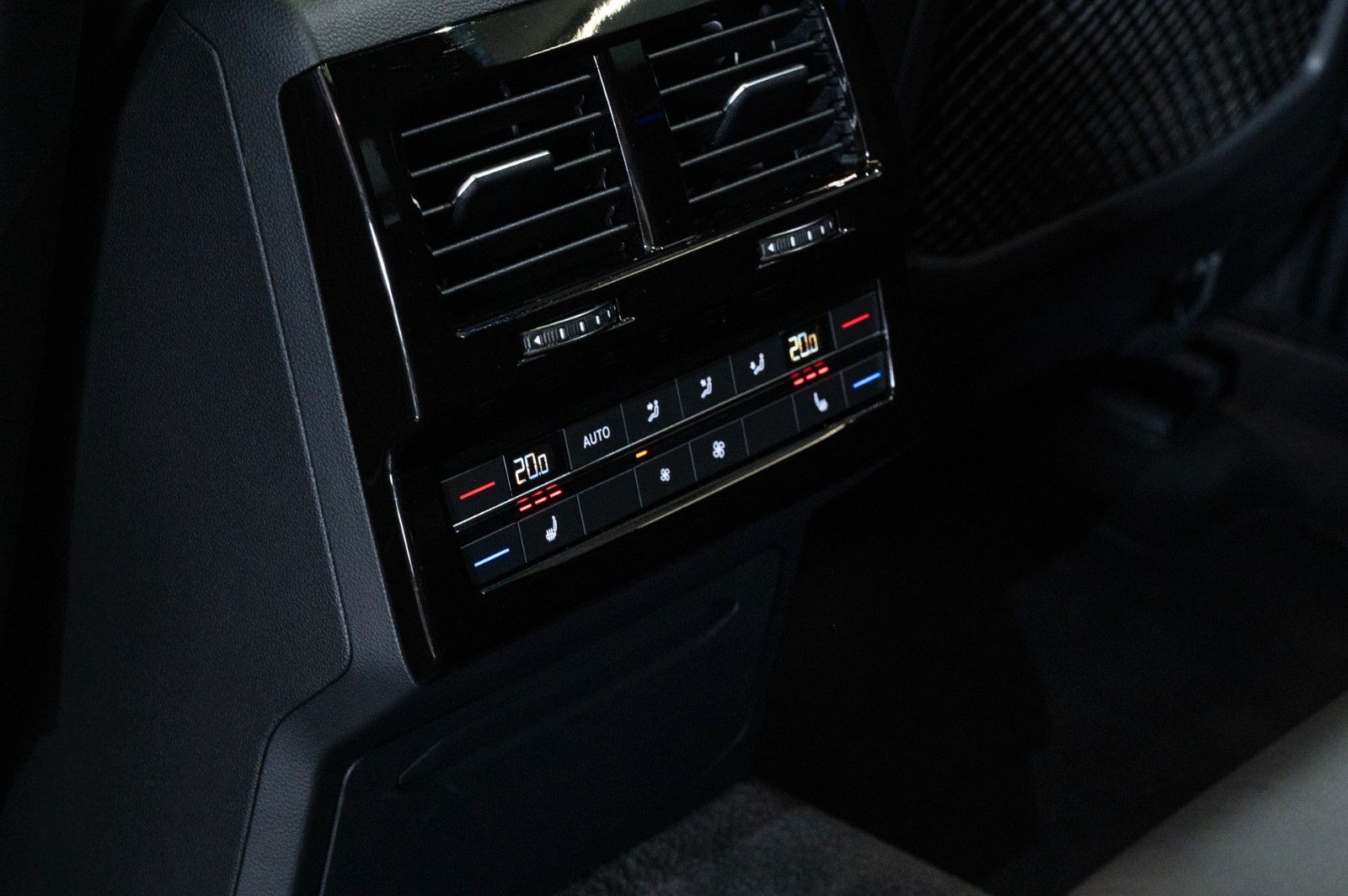 Daumennagel 17 - Volkswagen Touareg 3.0 TDI 4M|R-LINE|MASSAGE|PANO|ACC|AHK