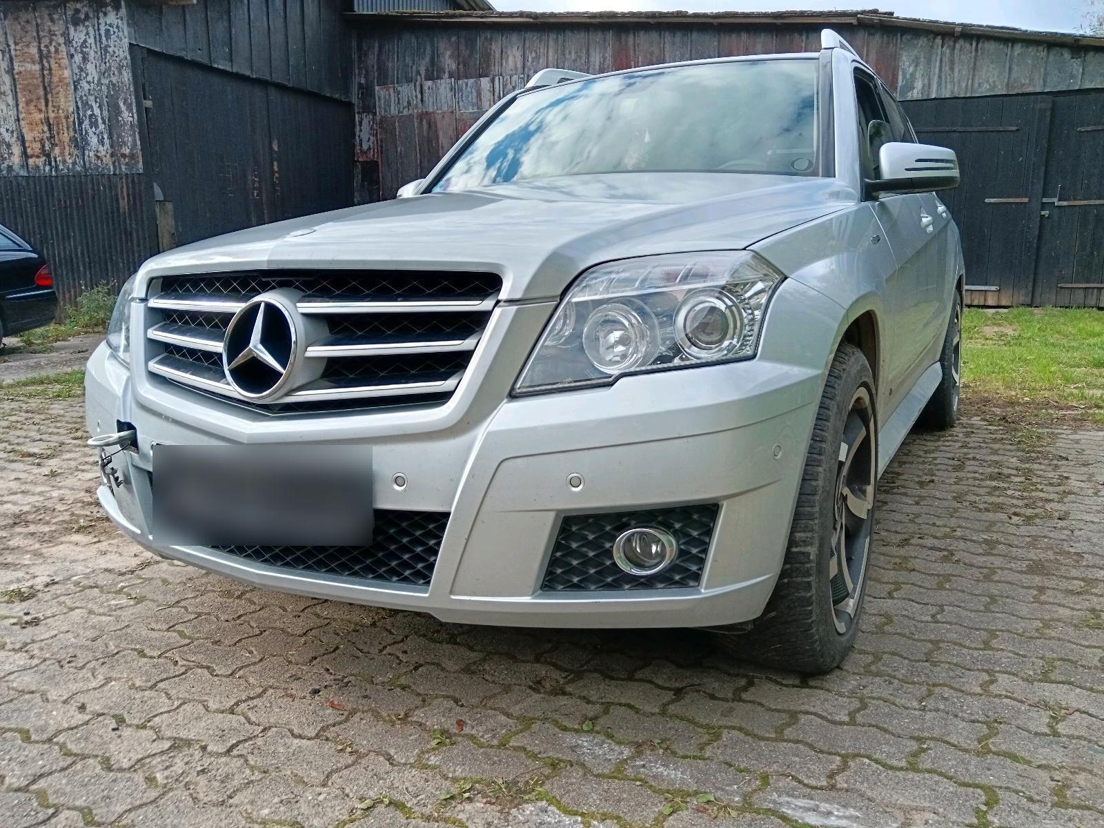 Mercedes-Benz GLK220 2009 — interior