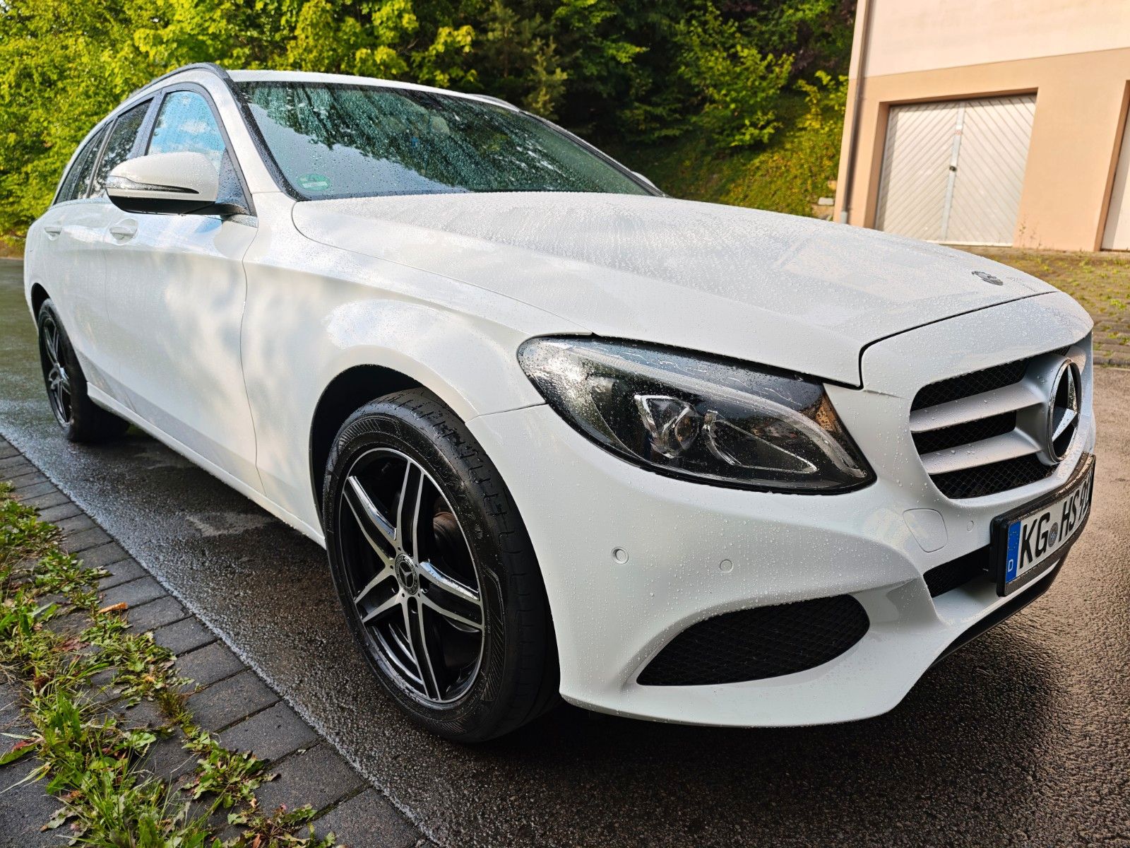 MERCEDES-BENZ C 180 d T -