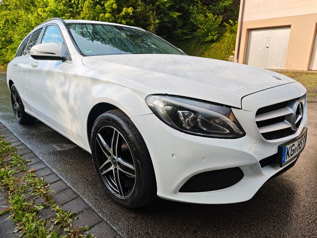 MERCEDES-BENZ C 180 d T -