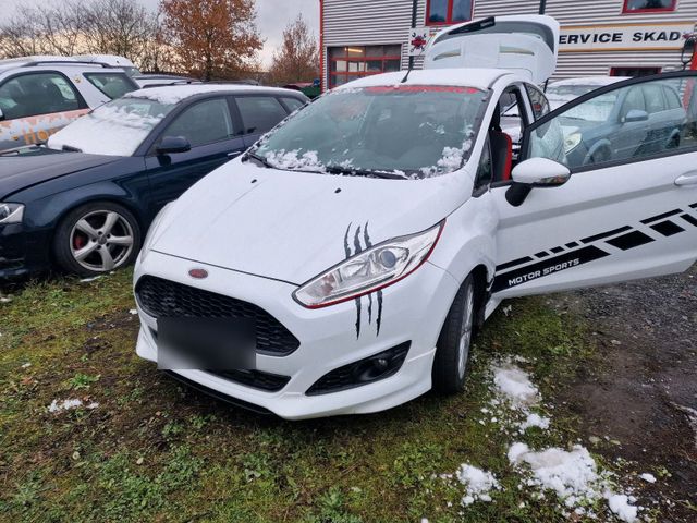 Ford Fiesta Mk7 mit Motordefekt (Siehe Bes...