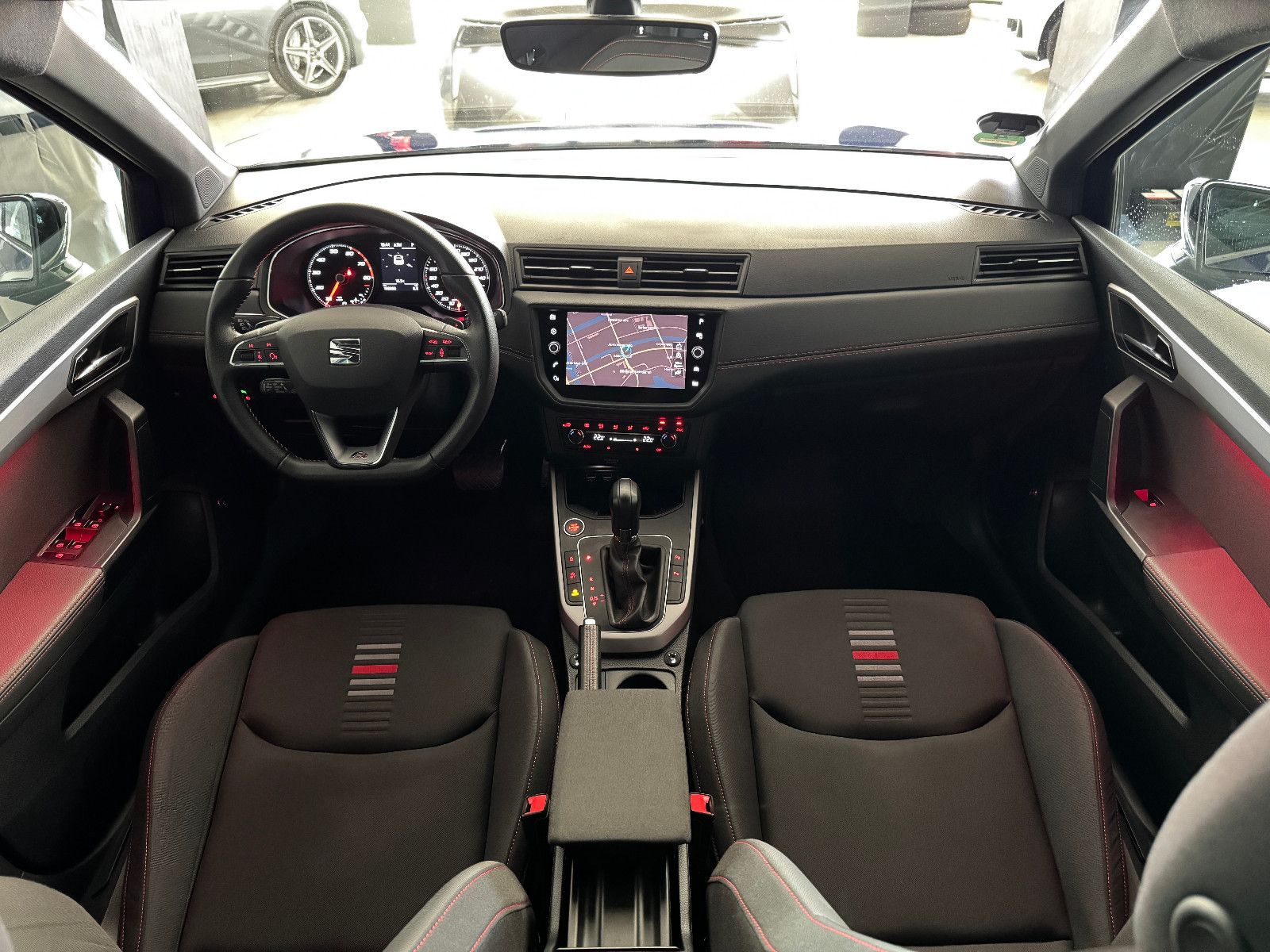 Fahrzeugabbildung SEAT ARONA SPORTPAKET FR-LINE DSG ACC LED BEATS KESSY