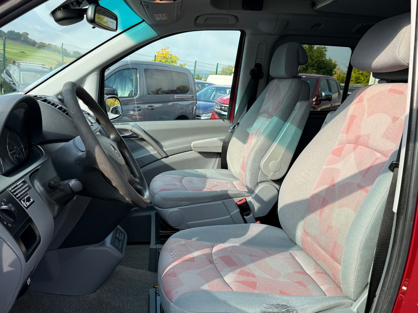Fahrzeugabbildung Mercedes-Benz Viano Marco Polo 3.0 CDI Aut AHK Klima Sthz PDC