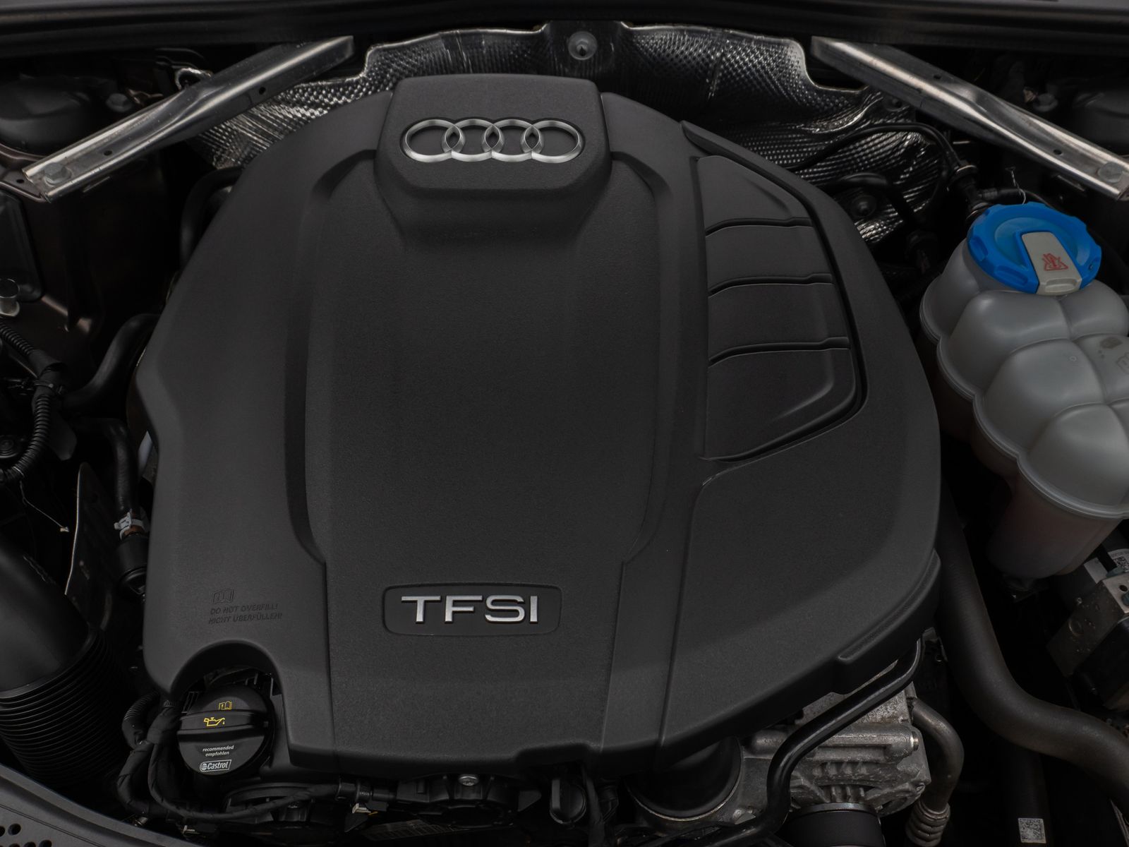 Fahrzeugabbildung Audi A4 2.0 TFSI Lim. Sport S Line Virtual AHK Tempom