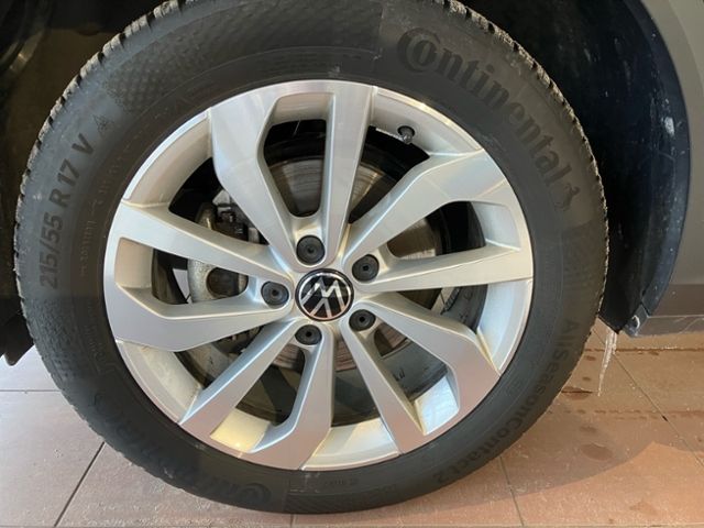 Fahrzeugabbildung Volkswagen T-ROC 1.5 TSI DSG 110 KW "STYLE" AHK NAVI LED-PL