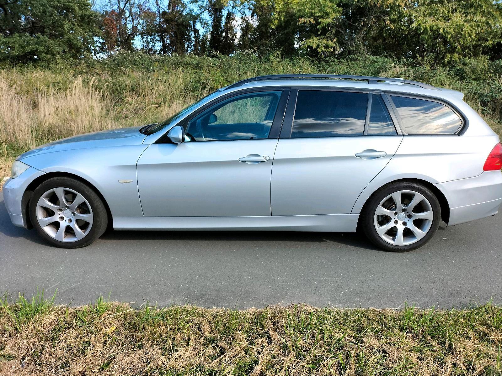 BMW 320 2007 — вигляд ззаду